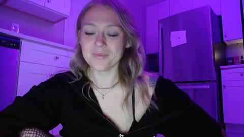 Snapshot of sneakyalicek chatting on 01/08/26, 08:22 sneakyalicek online show from 01/08/26, 08:22