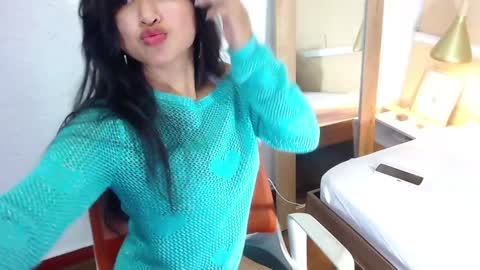 Snapshot of sneakyy_fantasy chatting on 12/19/24, 03:51 Hellen  online show from 12/19/24, 03:51
