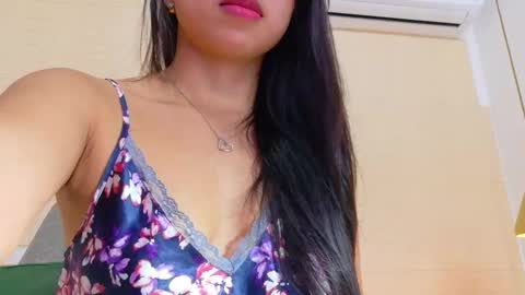 Snapshot of sneakyy_fantasy chatting on 02/26/25, 10:04 Hellen  online show from 02/26/25, 10:04