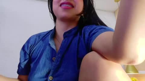 Snapshot of sneakyy_fantasy chatting on 03/06/25, 08:08 Hellen  online show from 03/06/25, 08:08