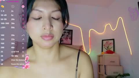Snapshot of sneakyy_fantasy chatting on 03/26/26, 01:55 Hellen online show from 03/26/26, 01:55