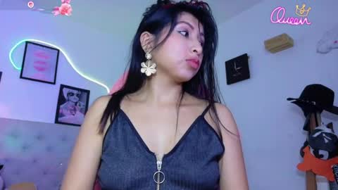 Snapshot of sneakyy_fantasy chatting on 04/03/26, 07:01 Hellen online show from 04/03/26, 07:01