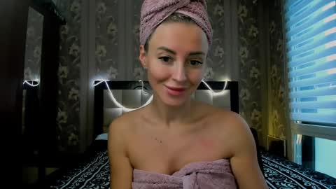 Snapshot of snezanablond chatting on 12/28/24, 08:58 Sneja online show from 12/28/24, 08:58