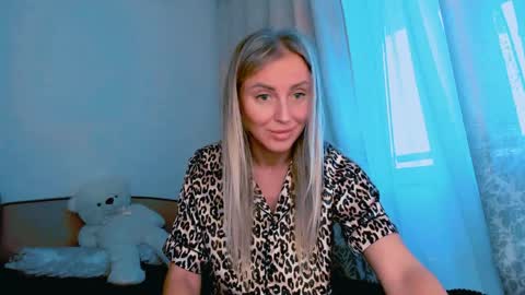 Snapshot of snezanablond chatting on 04/06/26, 02:40 Sneja online show from 04/06/26, 02:40