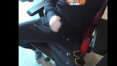 Snapshot of snip1977 chatting on 02/23/25, 09:33 snip1977 online show from 02/23/25, 09:33