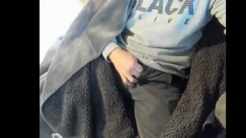 Snapshot of snip1977 chatting on 12/17/25, 09:37 snip1977 online show from 12/17/25, 09:37