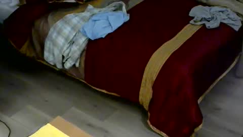 Snapshot of snizniz chatting on 01/28/25, 11:39 snizniz online show from 01/28/25, 11:39