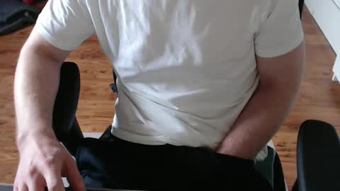 Snapshot of snooze85 chatting on 04/03/26, 09:18 Cbt-Slave online show from 04/03/26, 09:18