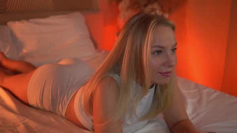 Candice Snow online show from 12/24/24, 12:22