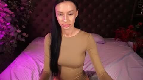 snow_whiteeex online show from 10/08/25, 06:44