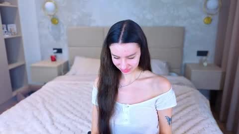 snow_whiteeex online show from 06/06/26, 04:06