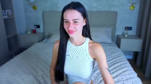 snow_whiteeex online show from 06/23/26, 04:10
