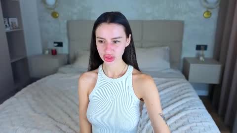 snow_whiteeex online show from 06/25/26, 05:12