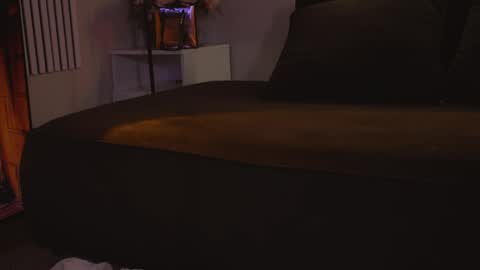 Ellie online show from 05/30/26, 05:59