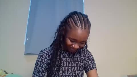 Snapshot of snowie_eyes chatting on 11/13/25, 12:37 Snowie eyes online show from 11/13/25, 12:37