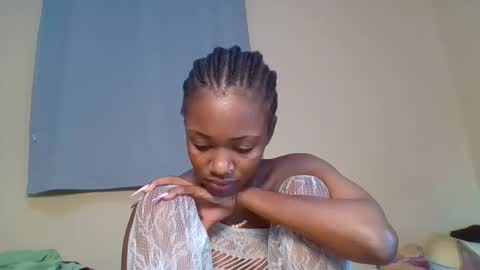 Snapshot of snowie_eyes chatting on 11/23/25, 12:43 Snowie eyes online show from 11/23/25, 12:43