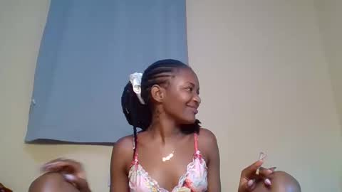 Snapshot of snowie_eyes chatting on 11/24/25, 12:54 Snowie eyes online show from 11/24/25, 12:54