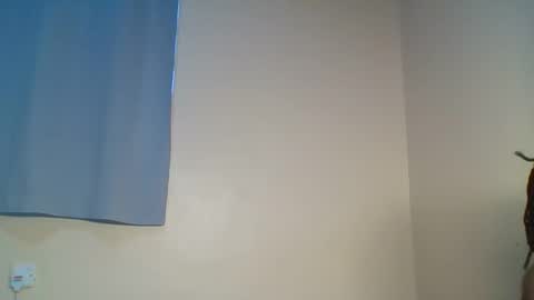 Snapshot of snowie_eyes chatting on 12/15/25, 12:53 Snowie eyes online show from 12/15/25, 12:53