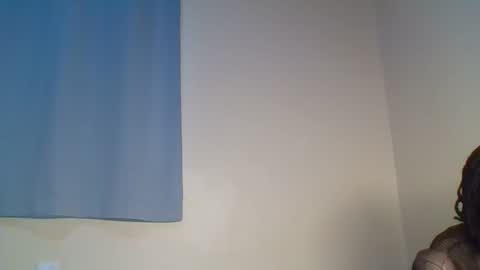 Snapshot of snowie_eyes chatting on 12/16/25, 12:32 Snowie eyes online show from 12/16/25, 12:32