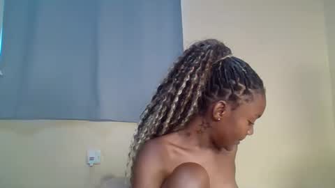 Snapshot of snowie_eyes chatting on 01/09/26, 12:52 Snowie eyes online show from 01/09/26, 12:52