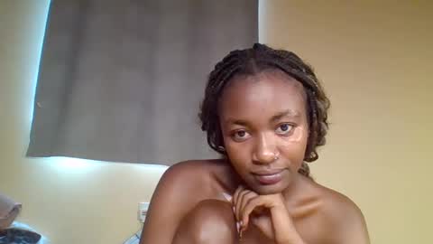 Snapshot of snowie_eyes chatting on 01/10/26, 11:12 Snowie eyes online show from 01/10/26, 11:12