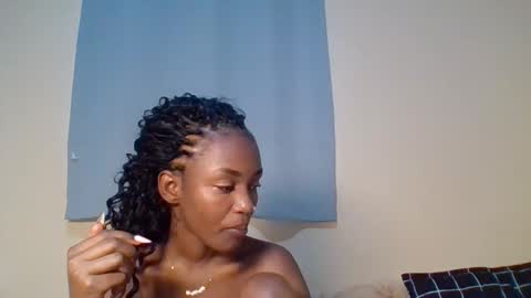 Snapshot of snowie_eyes chatting on 02/19/26, 12:34 Snowie eyes online show from 02/19/26, 12:34