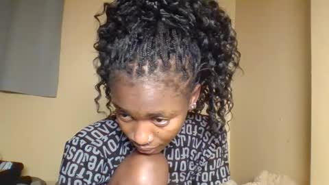 Snapshot of snowie_eyes chatting on 03/01/26, 09:39 Snowie eyes online show from 03/01/26, 09:39