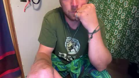 Snapshot of snowtrooper888 chatting on 05/25/26, 04:40 snowtrooper888 online show from 05/25/26, 04:40