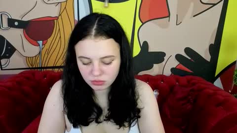 Snapshot of snowwhite_bella chatting on 11/10/25, 01:54 snowwhite_bella online show from 11/10/25, 01:54