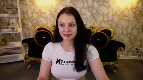 Snapshot of snowwhite_bella chatting on 07/01/26, 07:13 snowwhite_bella online show from 07/01/26, 07:13