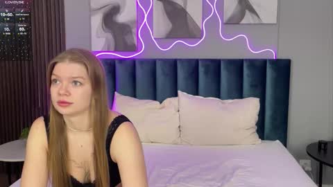 Snapshot of snusy chatting on 09/26/25, 02:04 Astrit online show from 09/26/25, 02:04