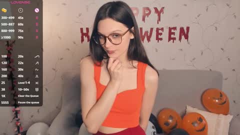 Snapshot of so__sweet chatting on 10/27/25, 08:40 Alice - Birthday Girl online show from 10/27/25, 08:40