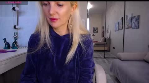 Snapshot of so_sexy_monna chatting on 10/02/25, 12:34 Monna online show from 10/02/25, 12:34