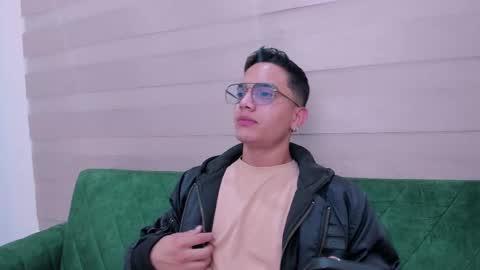 Snapshot of soccer_hot chatting on 10/01/25, 01:17 SOCCER HOT online show from 10/01/25, 01:17