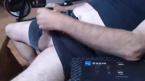 Snapshot of sofar06 chatting on 11/01/25, 01:18 sofar06 online show from 11/01/25, 01:18