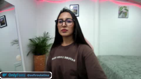 Snapshot of soffi_rousel_ chatting on 01/03/25, 07:29 soffi_rousel_ online show from 01/03/25, 07:29