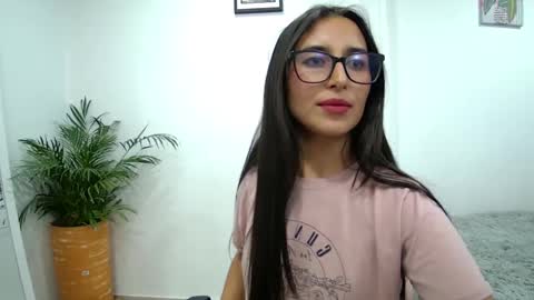 Snapshot of soffi_rousel_ chatting on 02/18/25, 11:19 soffi_rousel_ online show from 02/18/25, 11:19