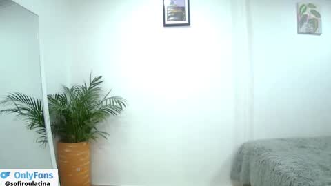 Snapshot of soffi_rousel_ chatting on 02/23/25, 05:07 soffi_rousel_ online show from 02/23/25, 05:07