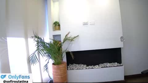 Snapshot of soffi_rousel_ chatting on 11/19/25, 07:03 soffi_rousel_ online show from 11/19/25, 07:03