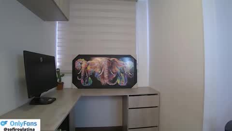 Snapshot of soffi_rousel_ chatting on 12/15/25, 07:18 soffi_rousel_ online show from 12/15/25, 07:18