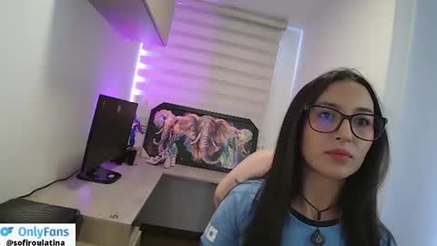 soffi_rousel_ online show from 06/18/26, 05:28