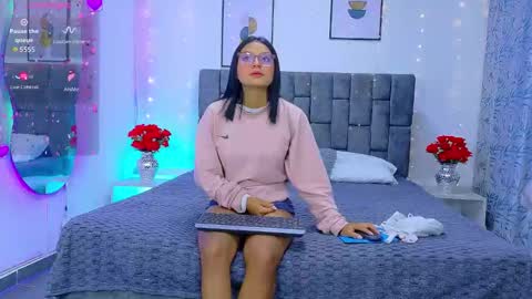Snapshot of soffia_konig chatting on 04/04/26, 12:13 SOFFI AND CHISTOPHER online show from 04/04/26, 12:13