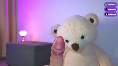 Snapshot of soffimoon_ chatting on 12/05/24, 12:08 IG Soffimoon I THANK YOU FOR LEAVING YOUR FOLLOW online show from 12/05/24, 12:08