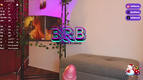 Snapshot of soffimoon_ chatting on 01/08/25, 08:49 IG Soffimoon I THANK YOU FOR LEAVING YOUR FOLLOW online show from 01/08/25, 08:49