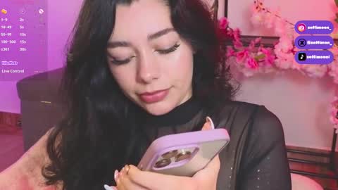 Snapshot of soffimoon_ chatting on 09/11/25, 02:33 IG Soffimoon I THANK YOU FOR LEAVING YOUR FOLLOW online show from 09/11/25, 02:33