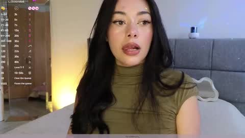 Snapshot of soffimoon_ chatting on 02/11/26, 08:14 IG Soffimoon I THANK YOU FOR LEAVING YOUR FOLLOW online show from 02/11/26, 08:14