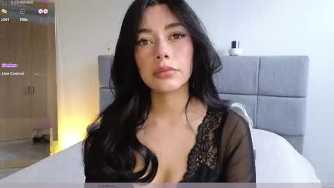 Snapshot of soffimoon_ chatting on 02/19/26, 08:38 IG Soffimoon I THANK YOU FOR LEAVING YOUR FOLLOW online show from 02/19/26, 08:38