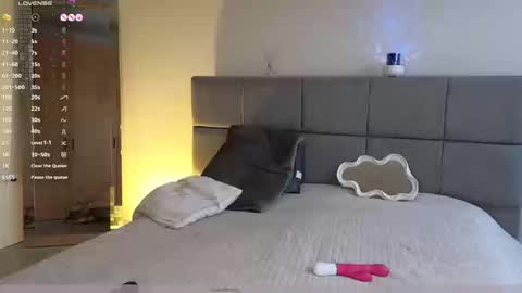 Snapshot of soffimoon_ chatting on 03/16/26, 09:19 IG Soffimoon I THANK YOU FOR LEAVING YOUR FOLLOW online show from 03/16/26, 09:19