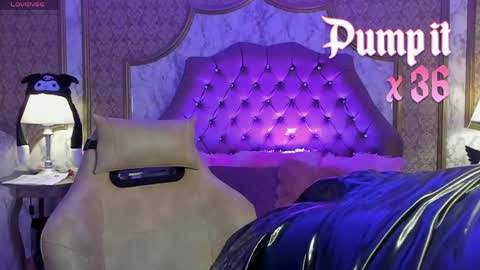Snapshot of soffiqueen chatting on 04/25/26, 02:36 Schedule 1400 - 2100 gtm-5 online show from 04/25/26, 02:36
