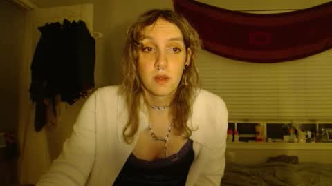 Snapshot of soffpurr chatting on 10/29/25, 06:15 Lilytea online show from 10/29/25, 06:15